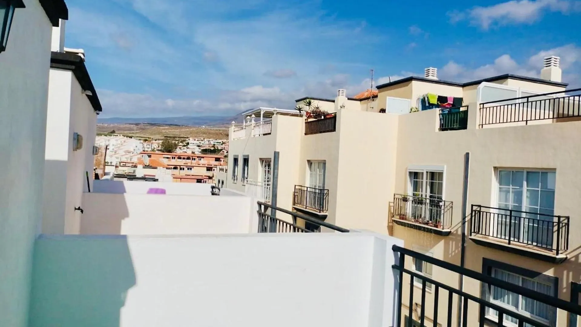 Beautiful Triplex By The Beach Callao Salvaje Dom wakacyjny